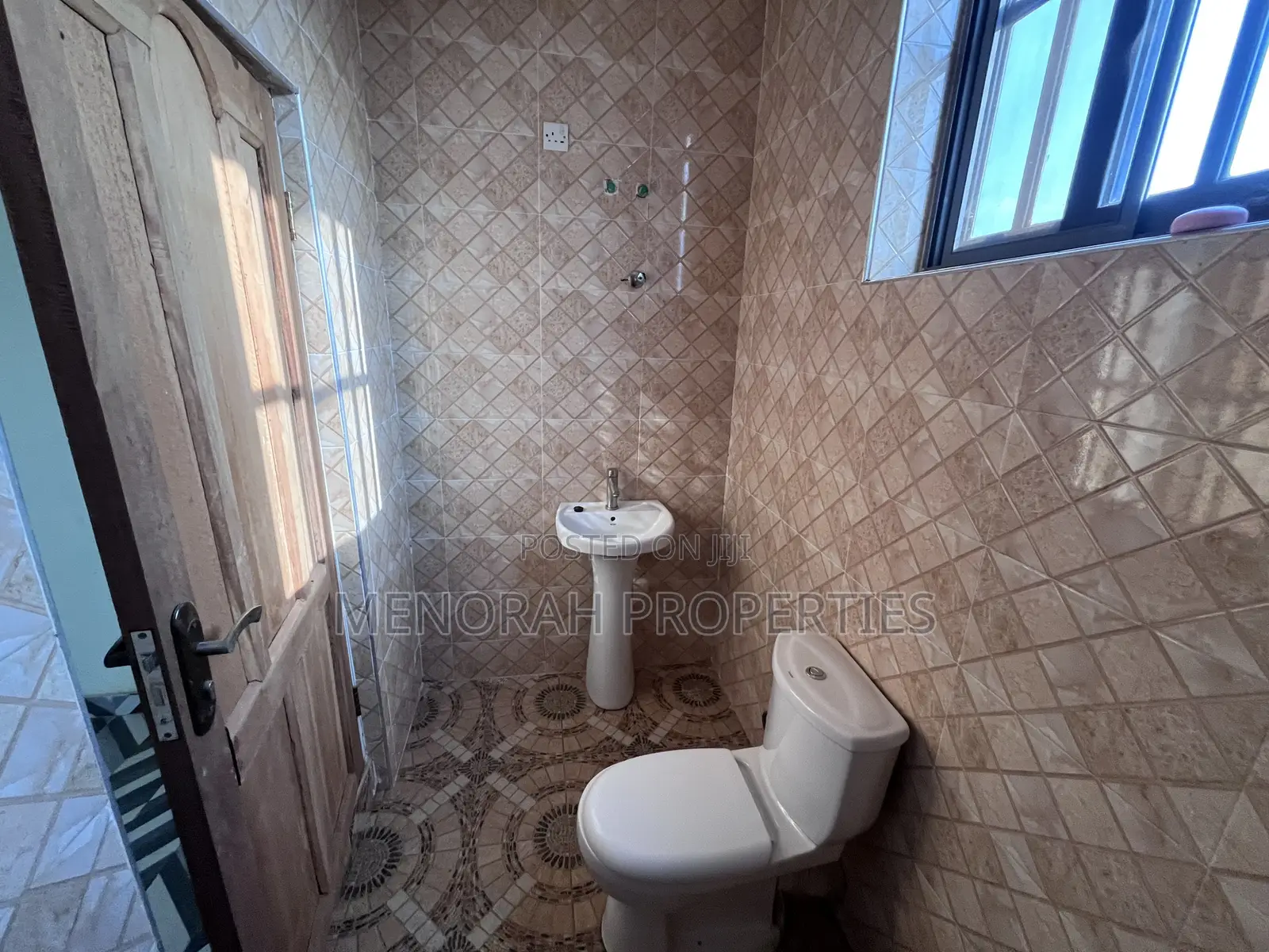 1bdrm Apartment in Adenta Amrahia for rent
