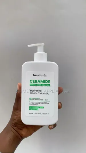 Face Facts Ceramide Hydrating Gentle Cleanser (200ml)