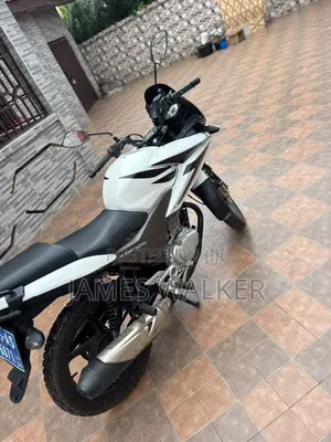 Honda CB 2016 White