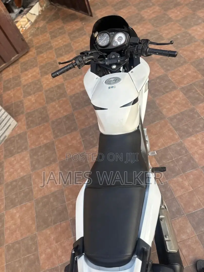 Honda CB 2016 White