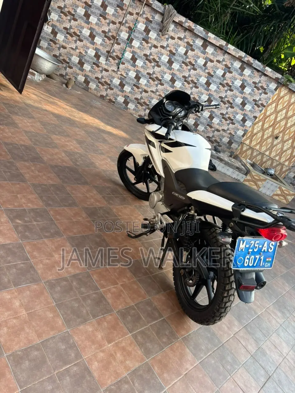 Honda CB 2016 White