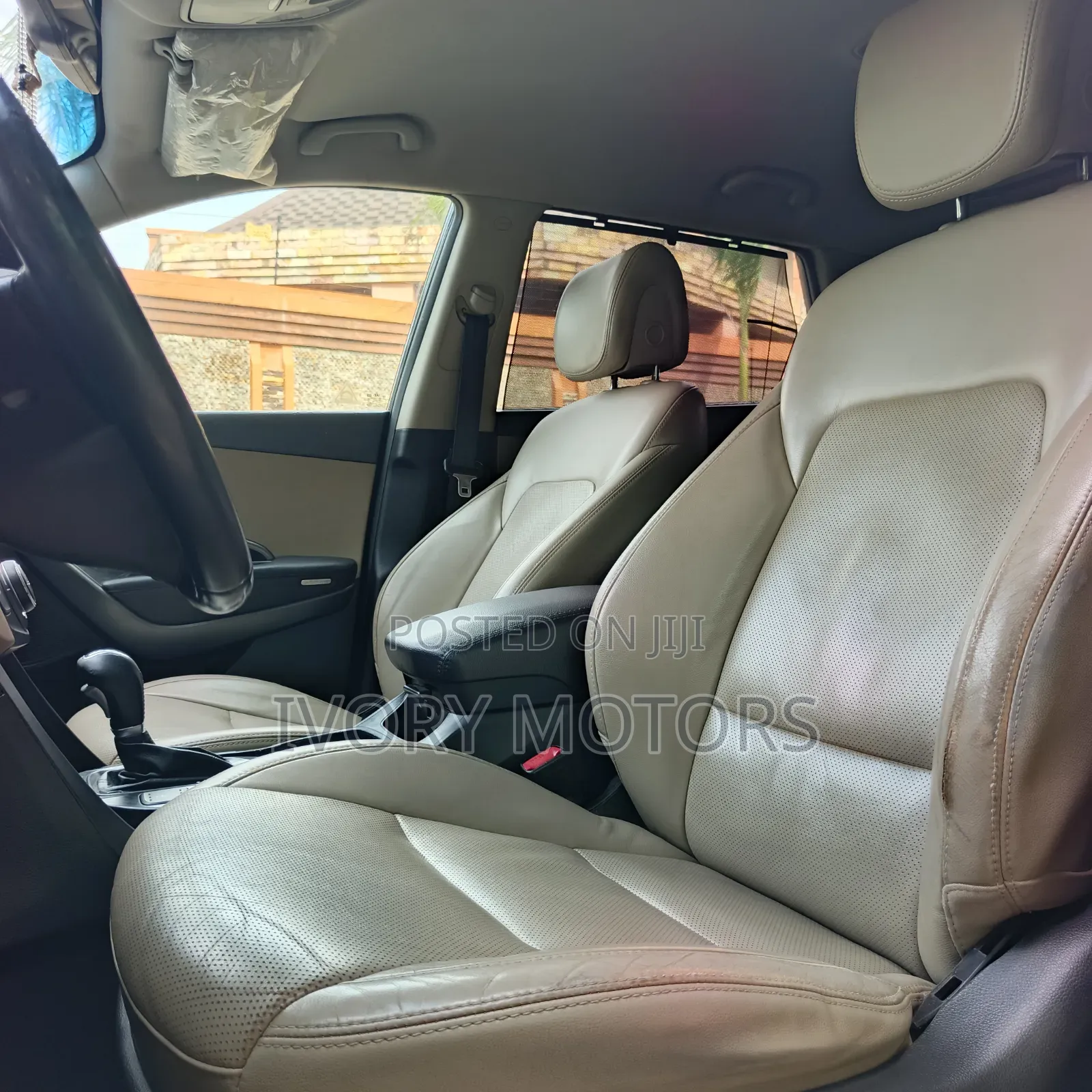 Hyundai Santa Fe Limited w/Saddle Interior 4dr SUV AWD (3.3L 6cyl 6A)