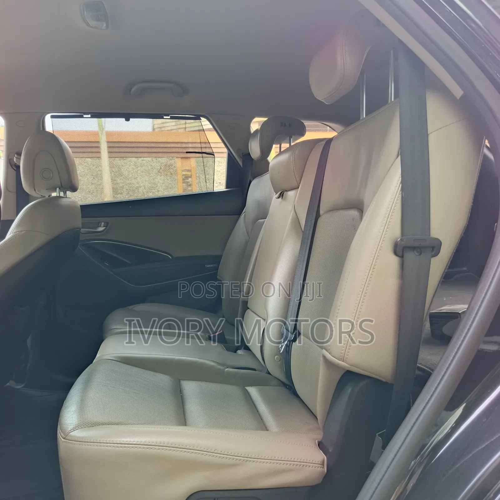Hyundai Santa Fe Limited w/Saddle Interior 4dr SUV AWD (3.3L 6cyl 6A)