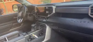 Toyota Tundra 2025 Red