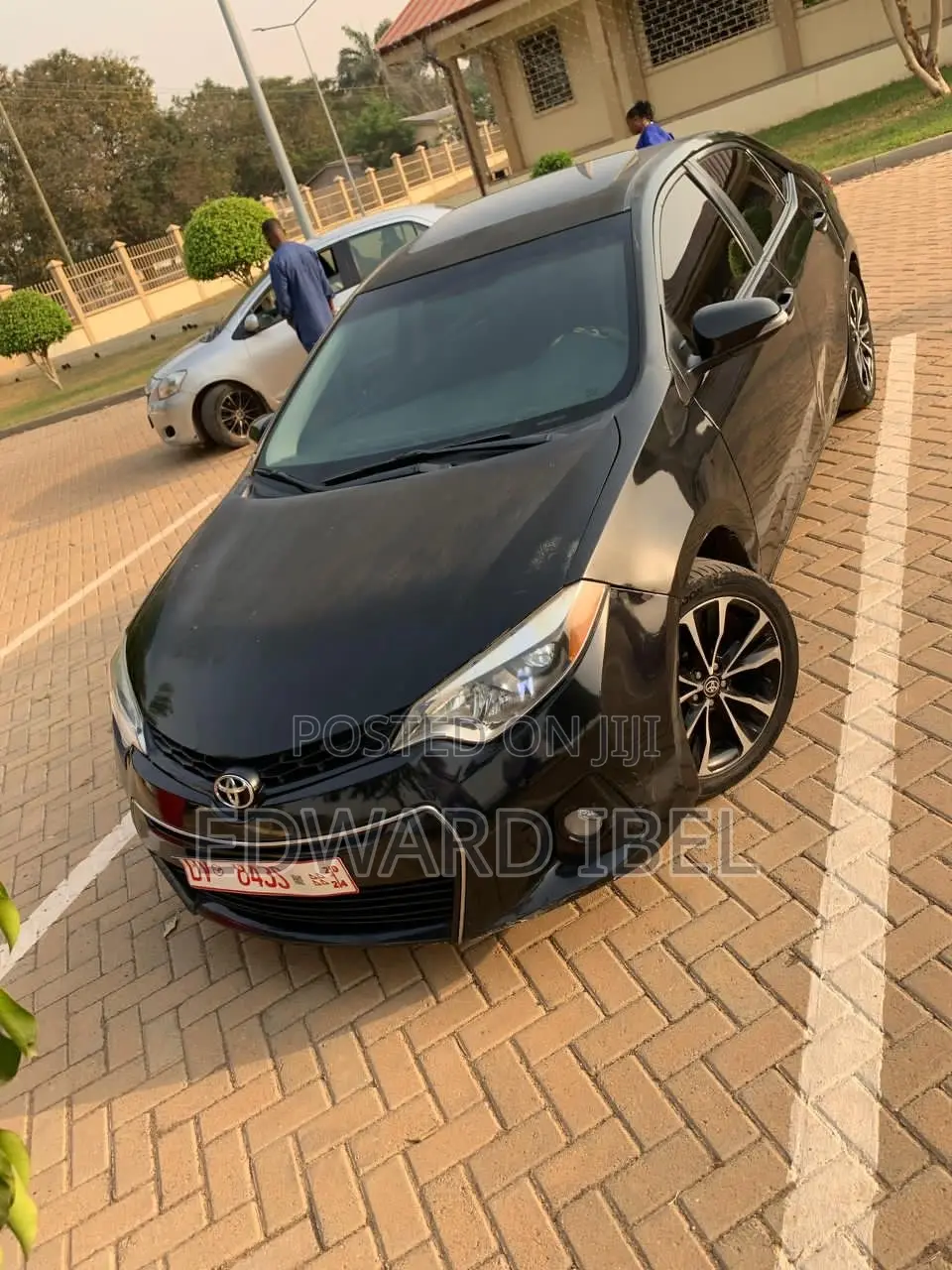 Toyota Corolla L 4dr Sedan (1.8L 4cyl 6M) 2015 Black