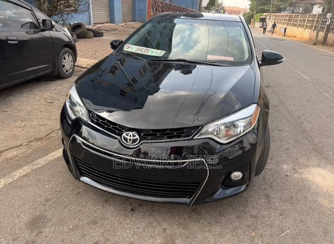 Toyota Corolla L 4dr Sedan (1.8L 4cyl 6M) 2015 Black