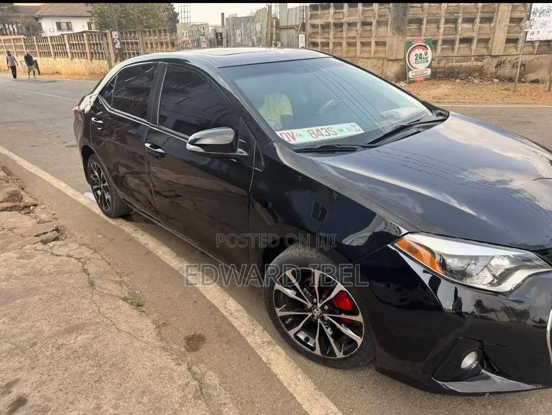 Toyota Corolla L 4dr Sedan (1.8L 4cyl 6M) 2015 Black