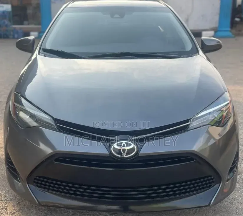 Toyota Corolla LE (1.8L 4cyl 2A) 2018 Gray