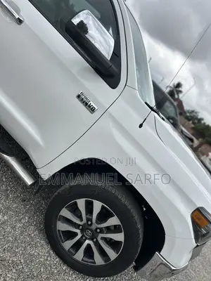 Toyota Tundra Limited 5.7L V8 4x2 Double Cab 6.6 ft. box 145.7 in. WB