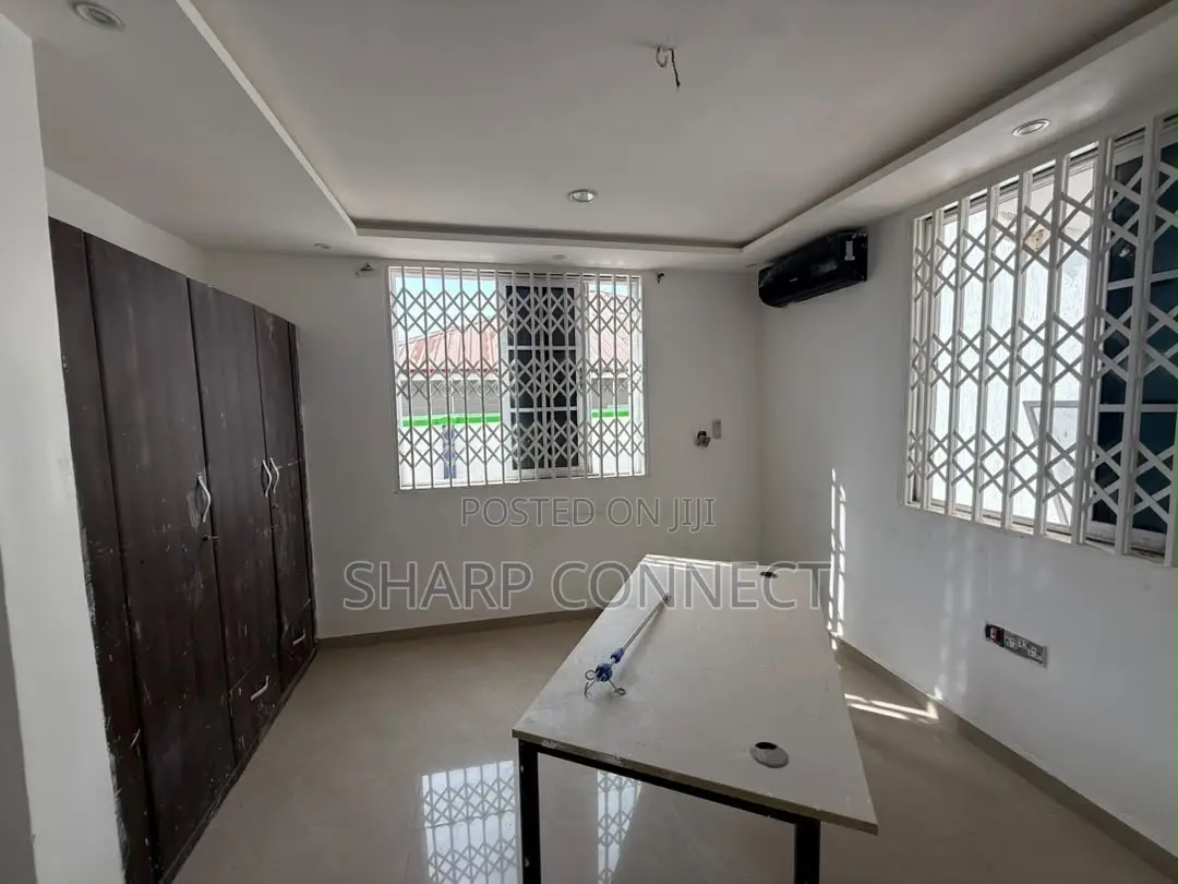 Furnished 18bdrm House in Sharp-Connect, Budumburam for sale