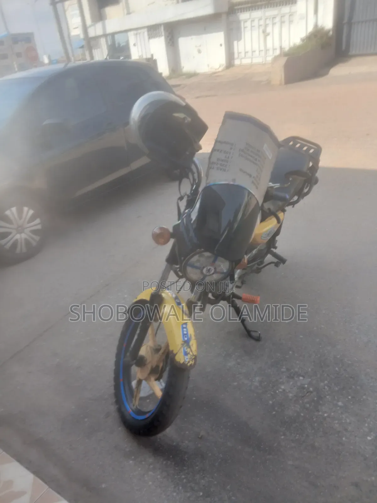 Bajaj Boxer 2022 Yellow