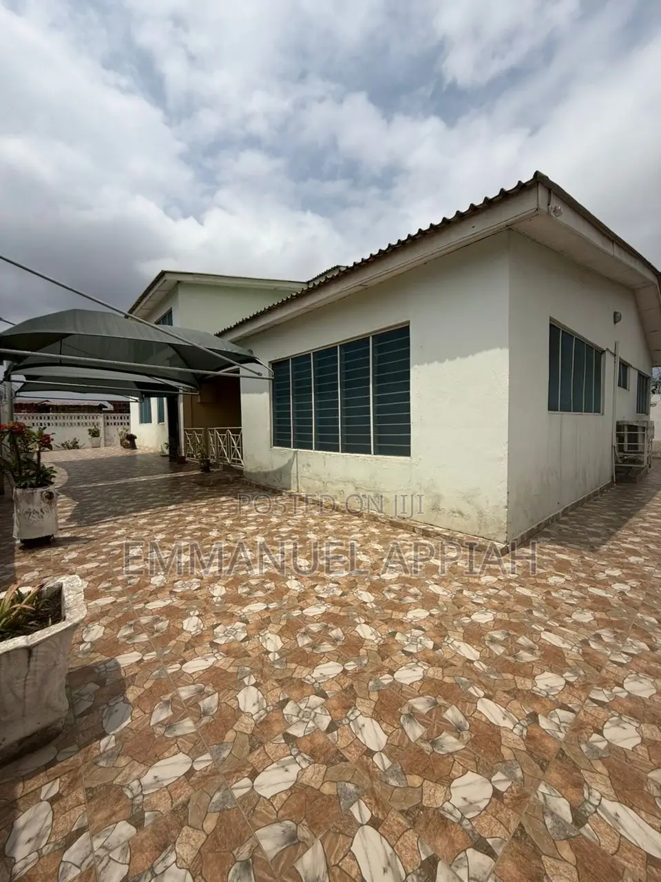 5bdrm House in Kasoa for sale