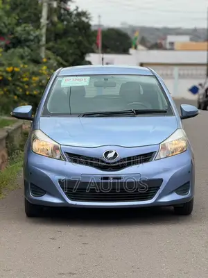 Toyota Vitz 1.0 FWD 3dr 2013 Blue