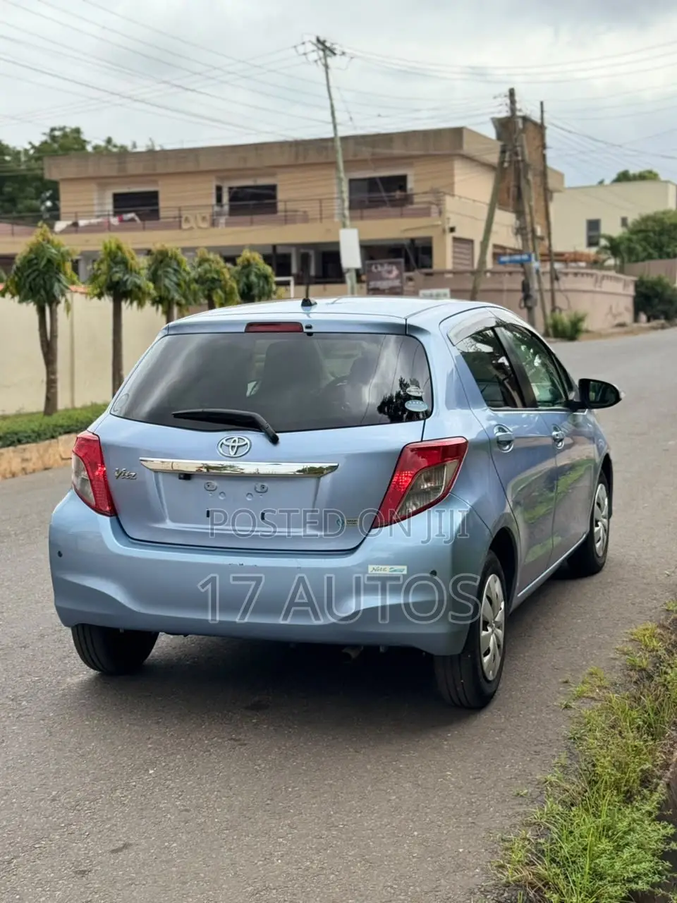 Toyota Vitz 1.0 FWD 3dr 2013 Blue