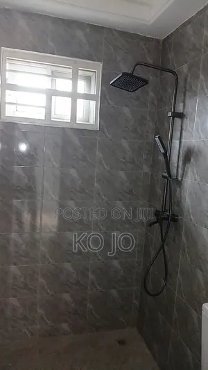 1bdrm House in School Junction for rent
