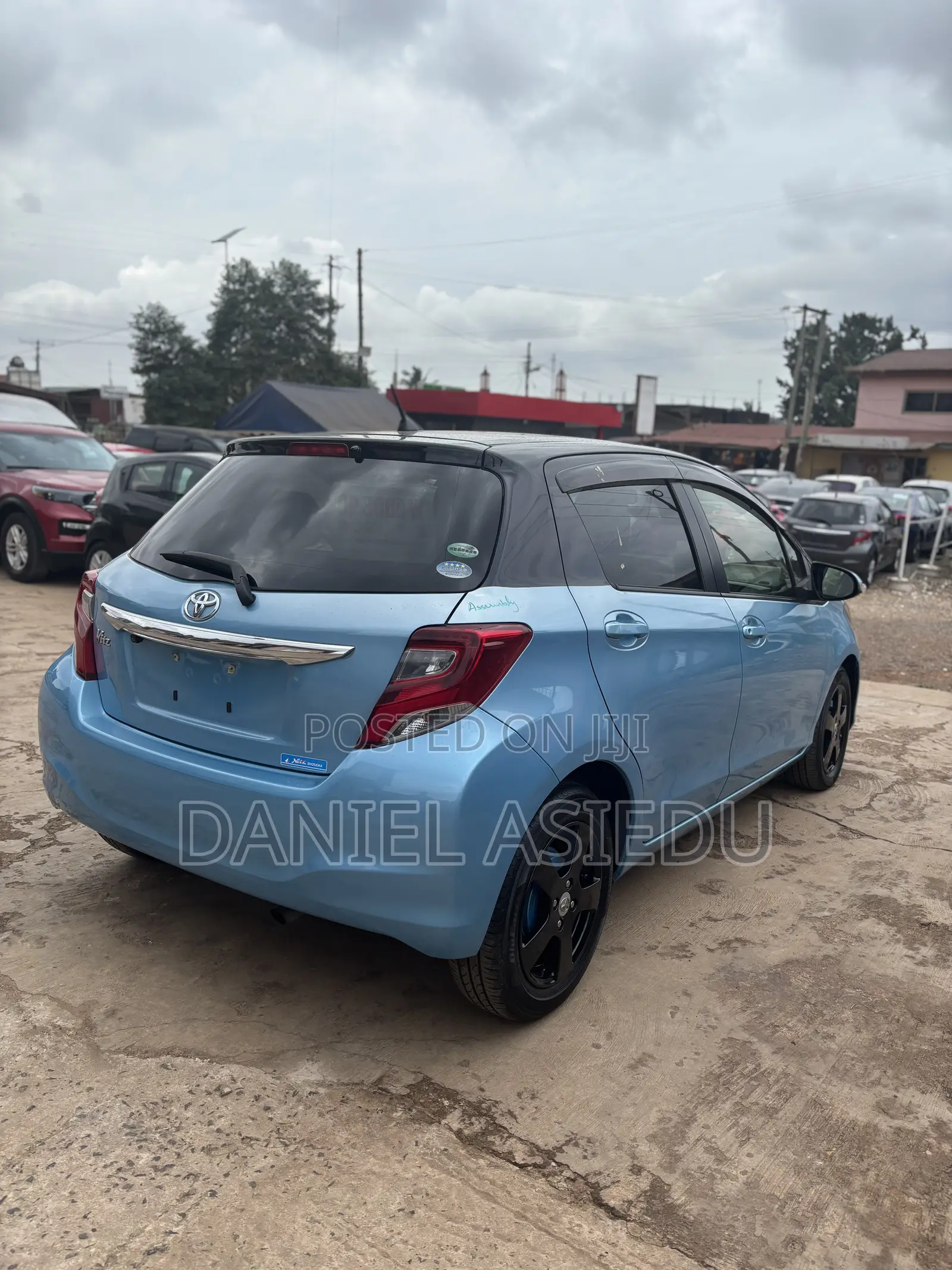 Toyota Vitz 1.3 AWD 3dr 2015 Blue