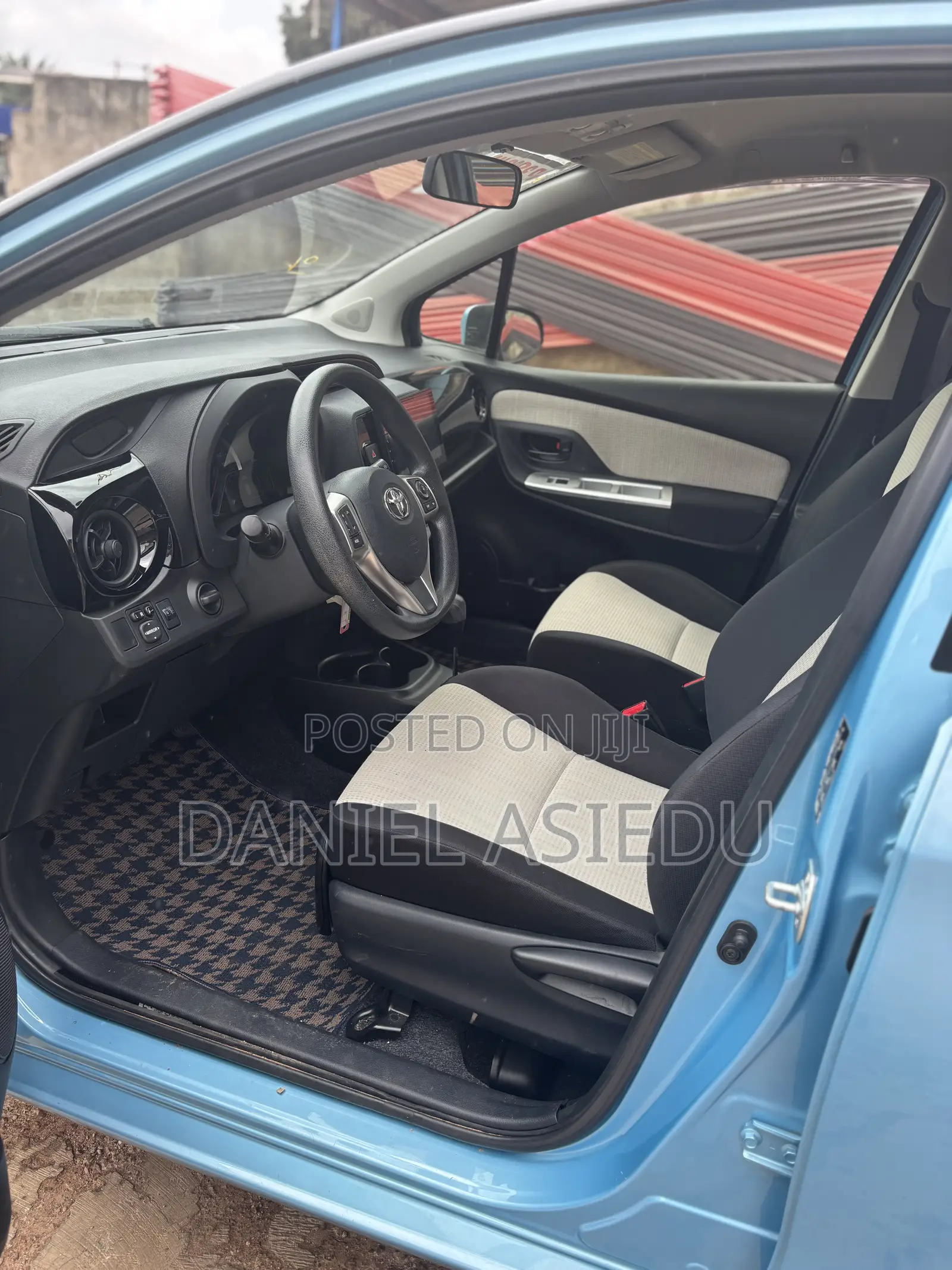 Toyota Vitz 1.3 AWD 3dr 2015 Blue