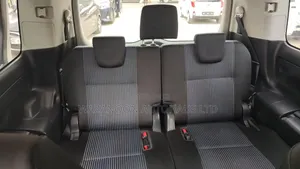 Toyota Voxy X 2WD 7-Seater 2014 White