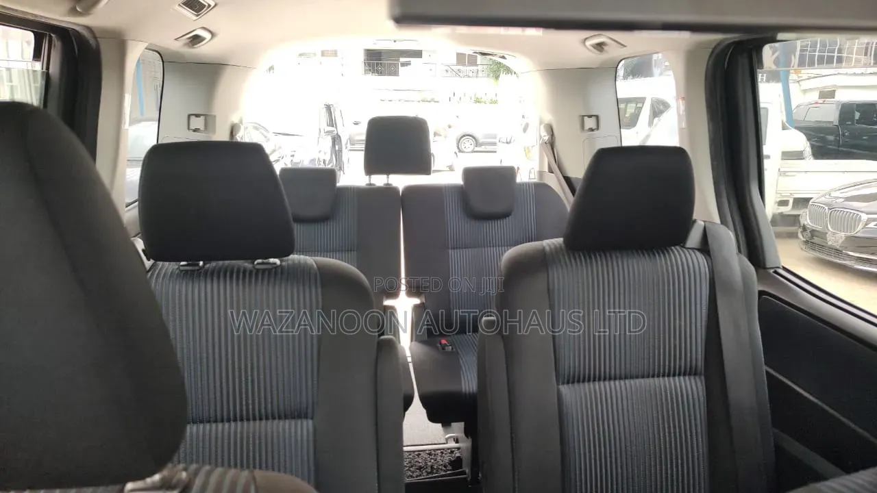 Toyota Voxy X 2WD 7-Seater 2014 White