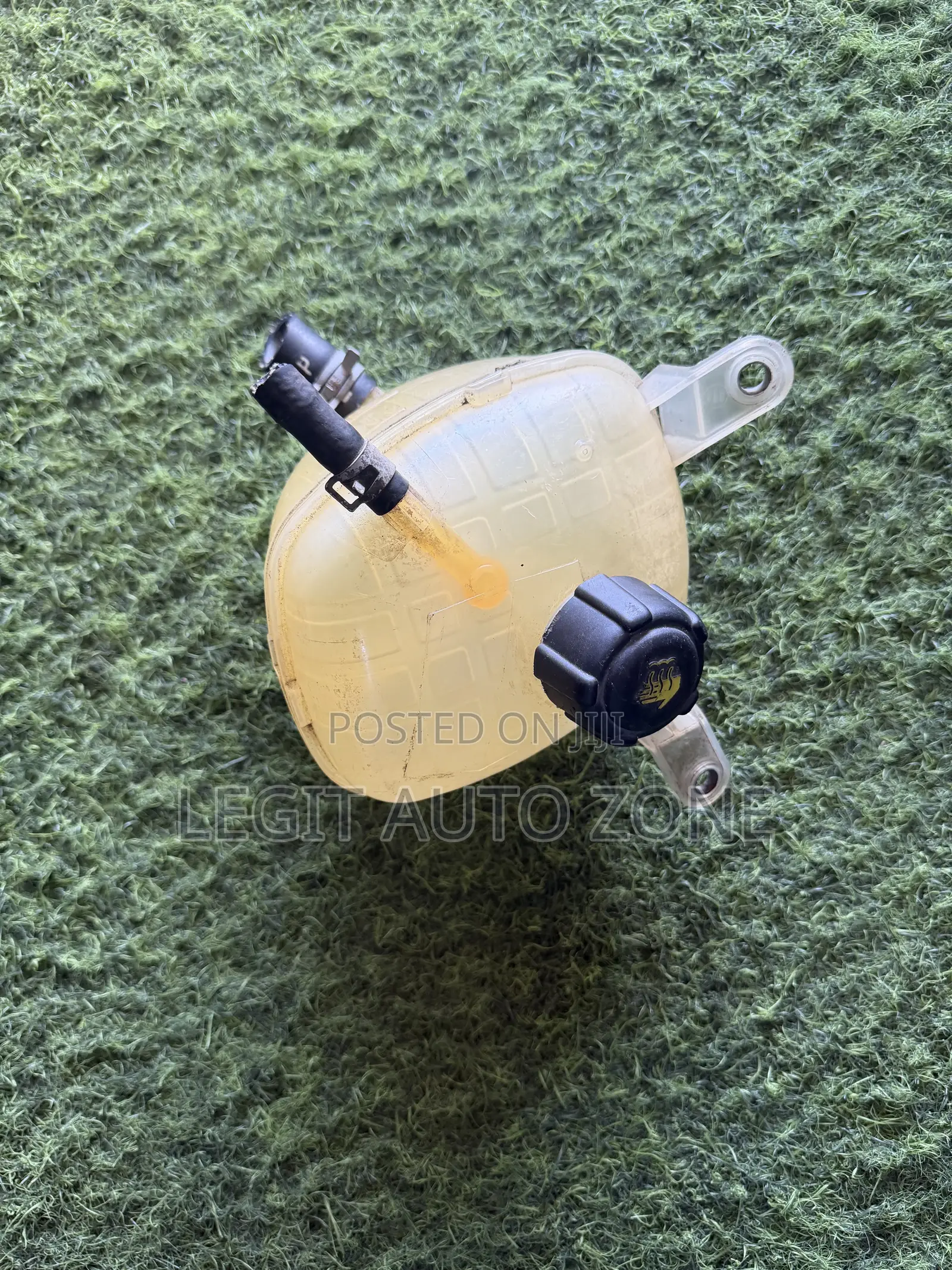 Mitsubishi Outlander 2022,2023,2024,2025,2026, Reservoir Bottle