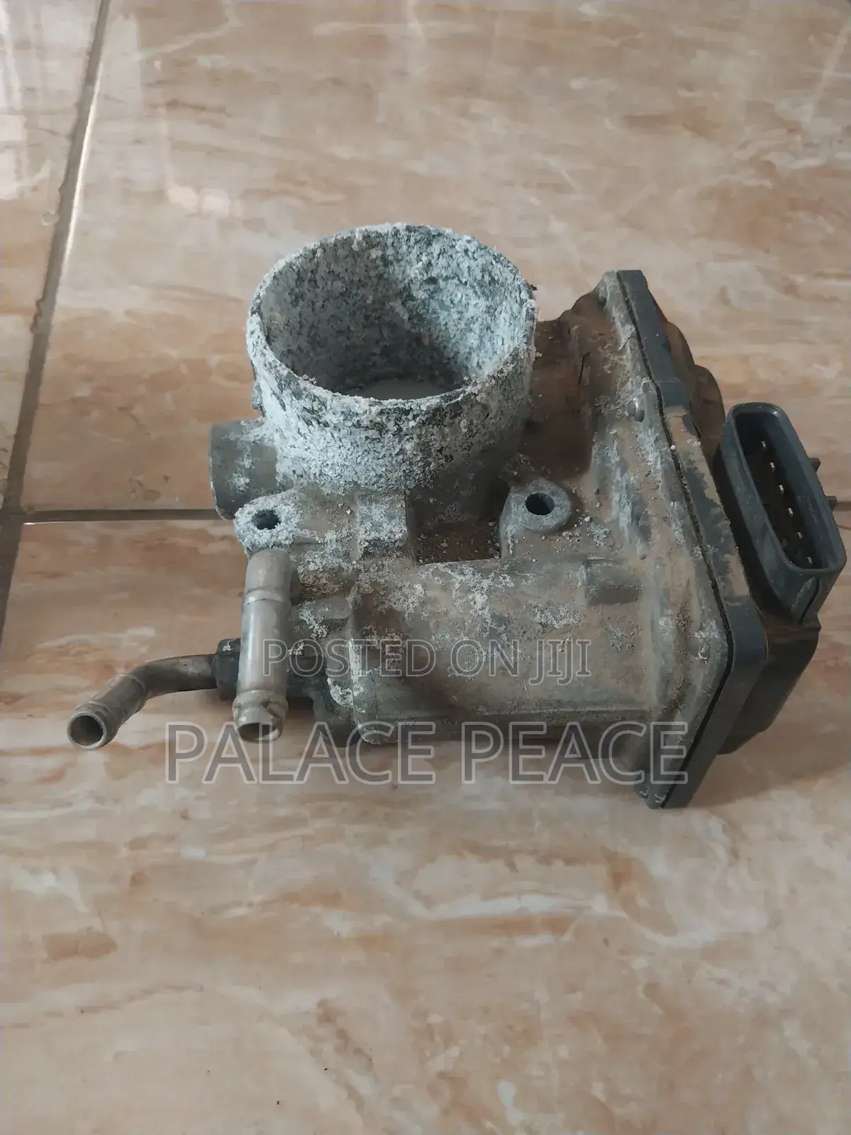 Vitz 2012 Oil Pump, Trottle Body, Water Pump, Injectors and Pulley