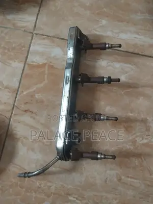 Vitz 2012 Oil Pump, Trottle Body, Water Pump, Injectors and Pulley
