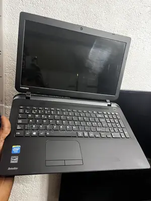 Laptop Toshiba Satellite C50 4GB Intel Celeron SSD 128GB