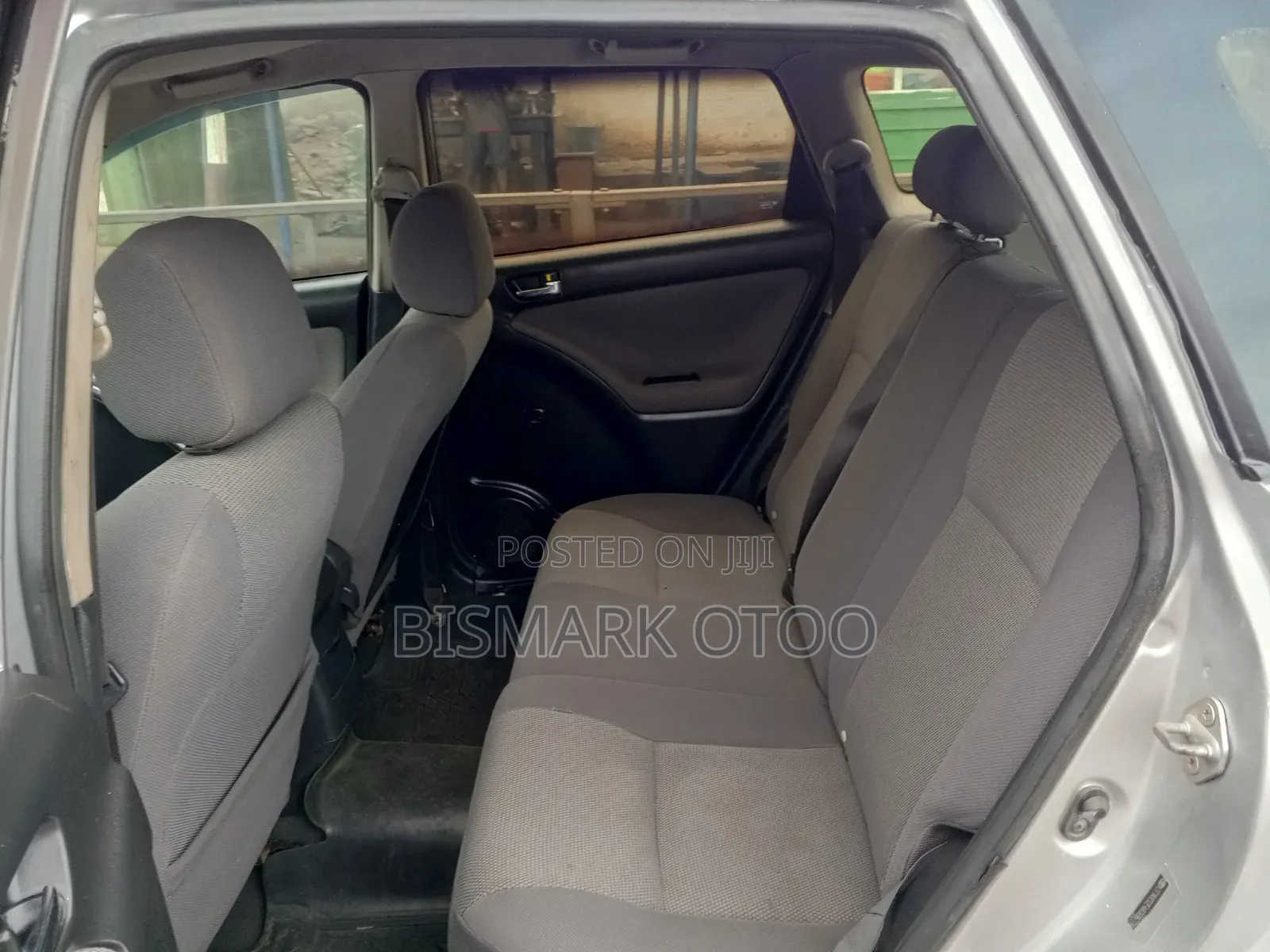 Toyota Matrix Hatchback FWD (1.8L 4cyl 5M) 2008 Silver