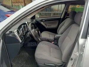 Toyota Matrix Hatchback FWD (1.8L 4cyl 5M) 2008 Silver