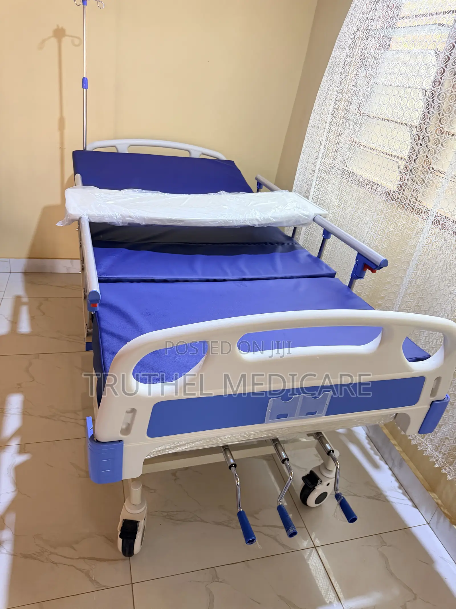 3crank Manual Hospital Bed (Free Mattress, Iv Pole, and Eating Table)