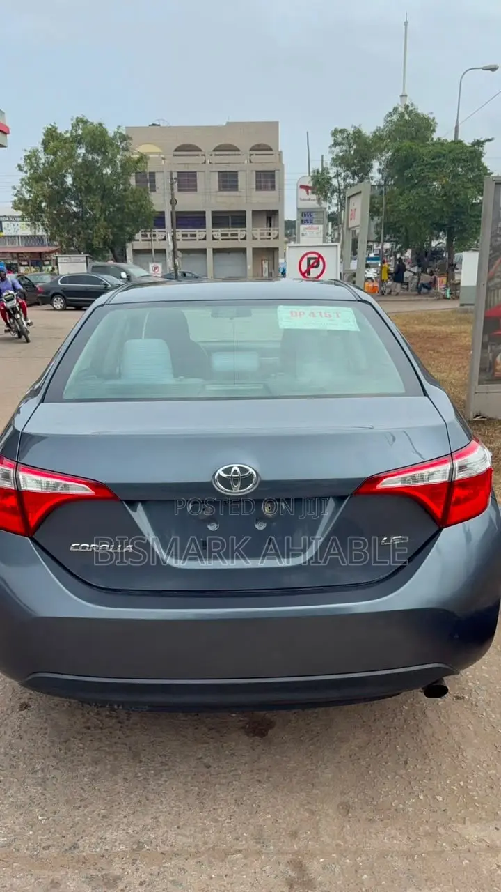 Toyota Corolla LE 4dr Sedan (1.8L 4cyl CVT) 2016 Gray