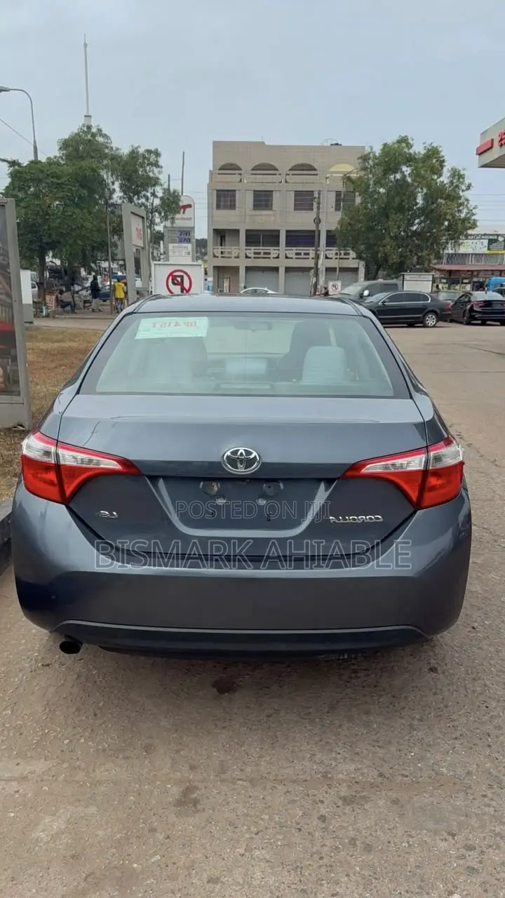 Toyota Corolla LE 4dr Sedan (1.8L 4cyl CVT) 2016 Gray