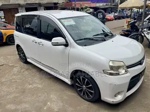 Toyota Sienta 1.5 AWD 2013 White