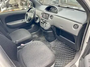 Toyota Sienta 1.5 AWD 2013 White