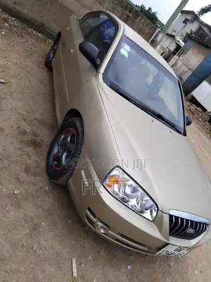 Hyundai Elantra 2004 Gold