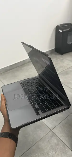 Laptop Apple MacBook Pro 2020 16GB Apple M1 SSD 512GB
