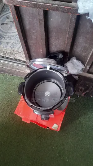 Faster Electric Pressure Cooker 1800W Decakila
