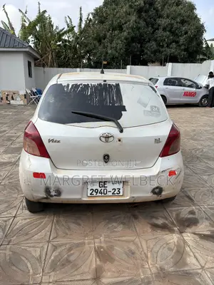 Toyota Vitz 1.0 FWD 5dr 2010 White