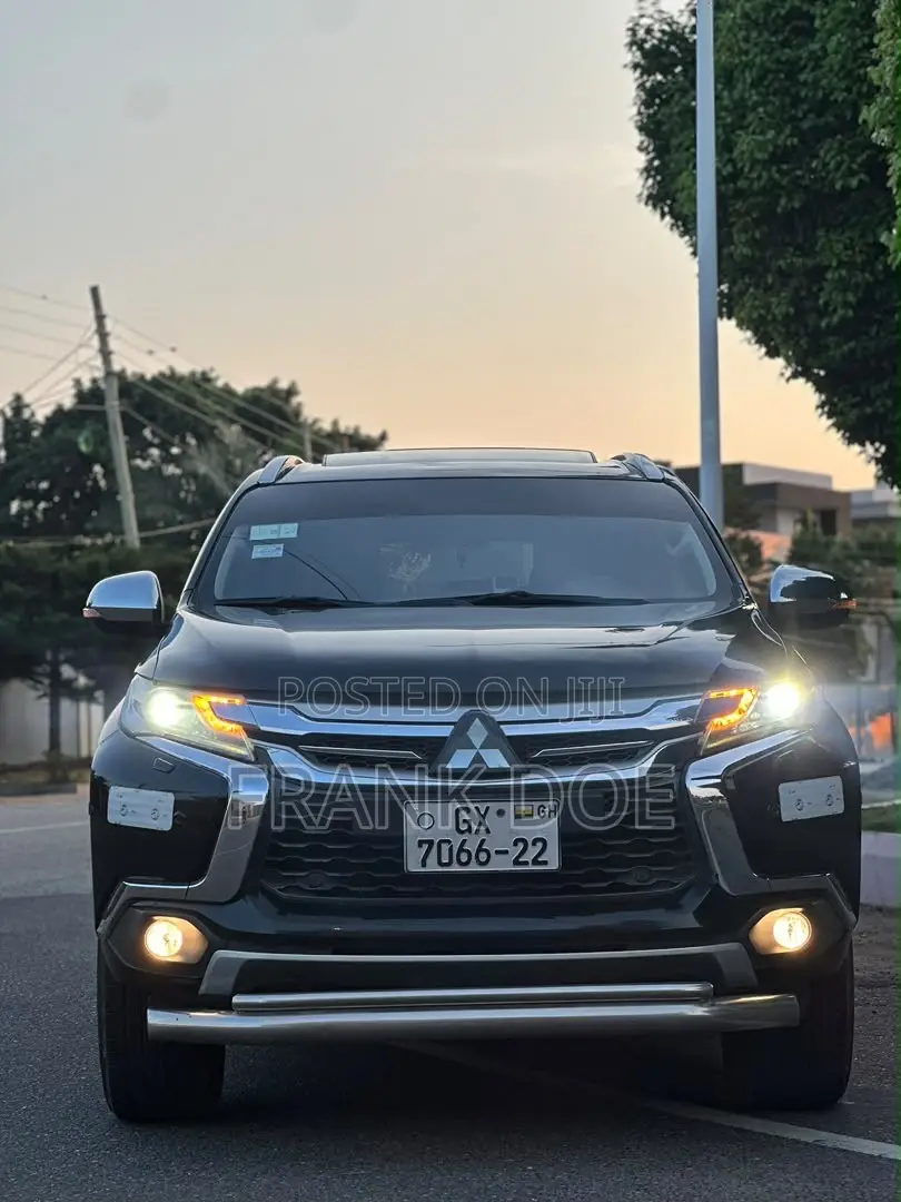 Mitsubishi Montero Sport 2017 Black