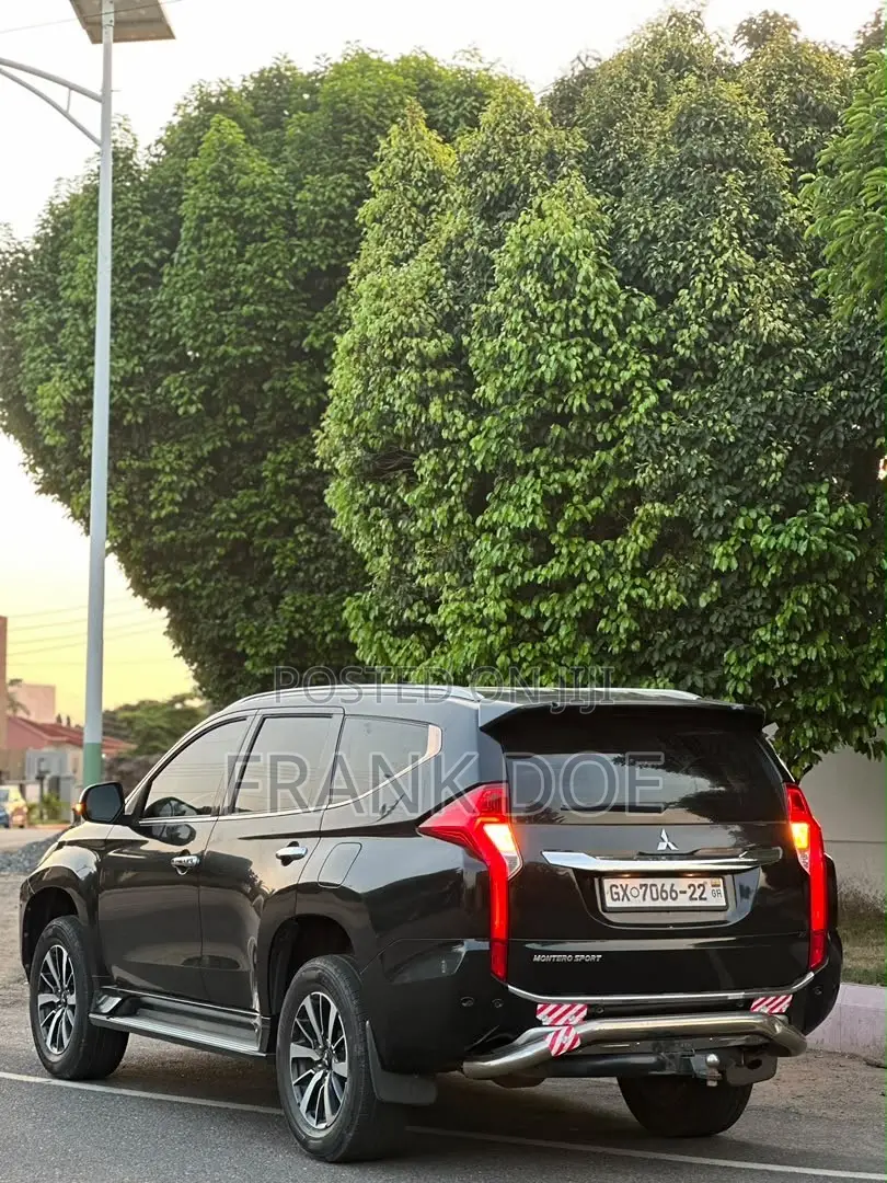Mitsubishi Montero Sport 2017 Black