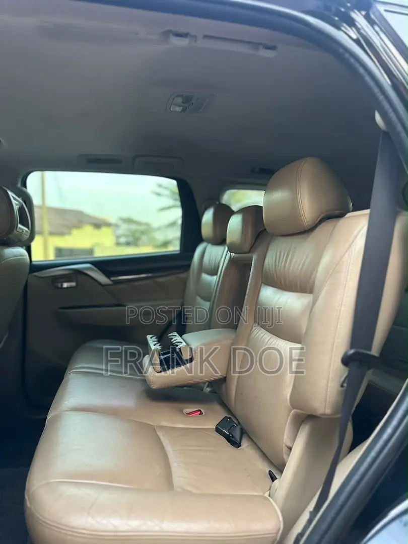 Mitsubishi Montero Sport 2017 Black