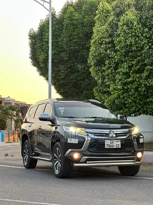 Mitsubishi Montero Sport 2017 Black