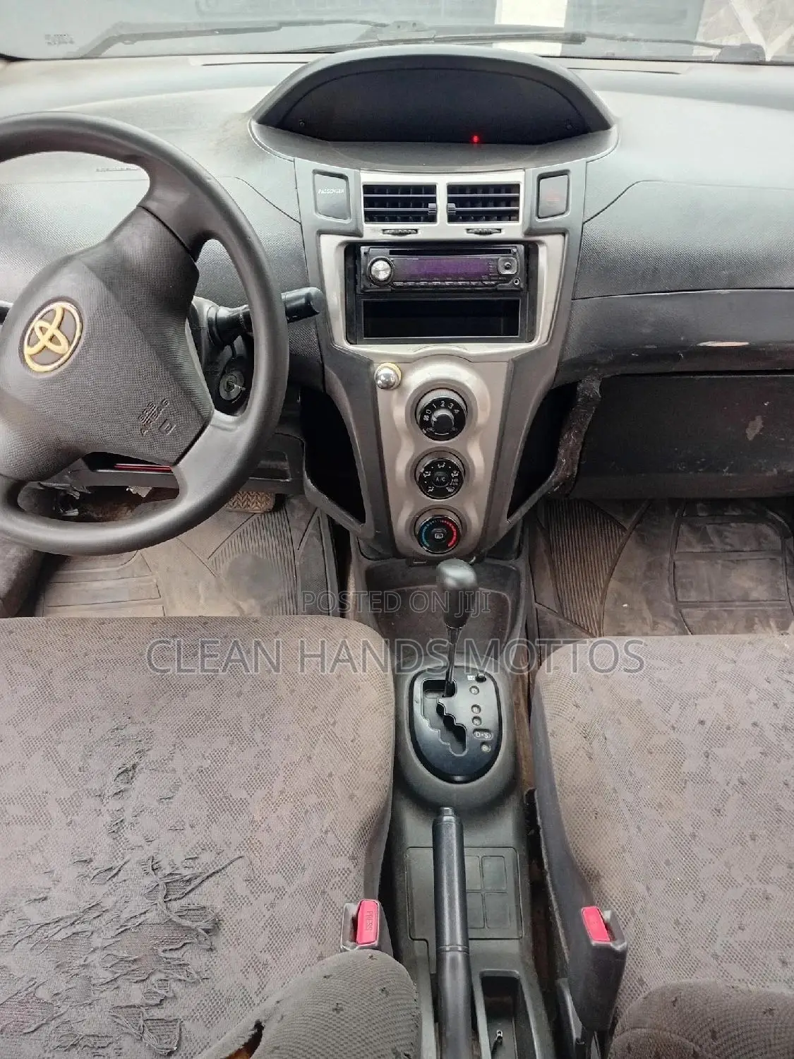Toyota Yaris L Hatchback 3dr 2012 Black