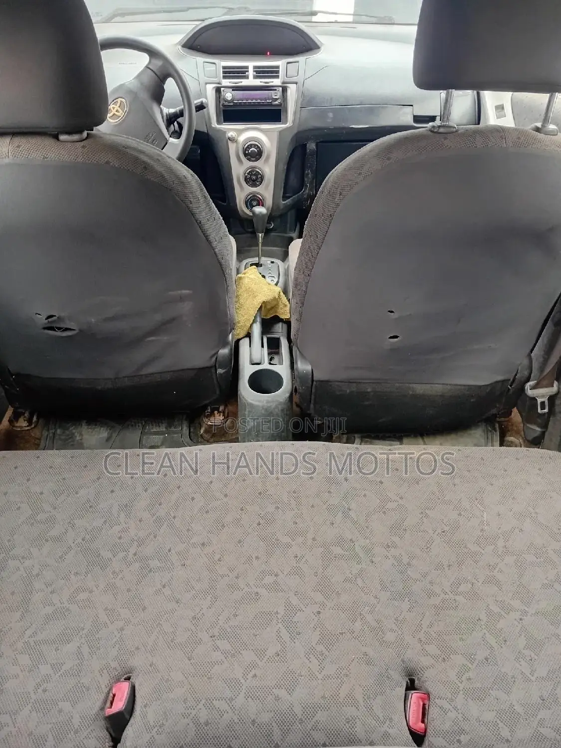 Toyota Yaris L Hatchback 3dr 2012 Black