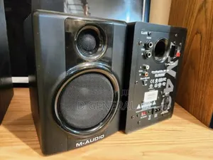 M-Audio AV 40