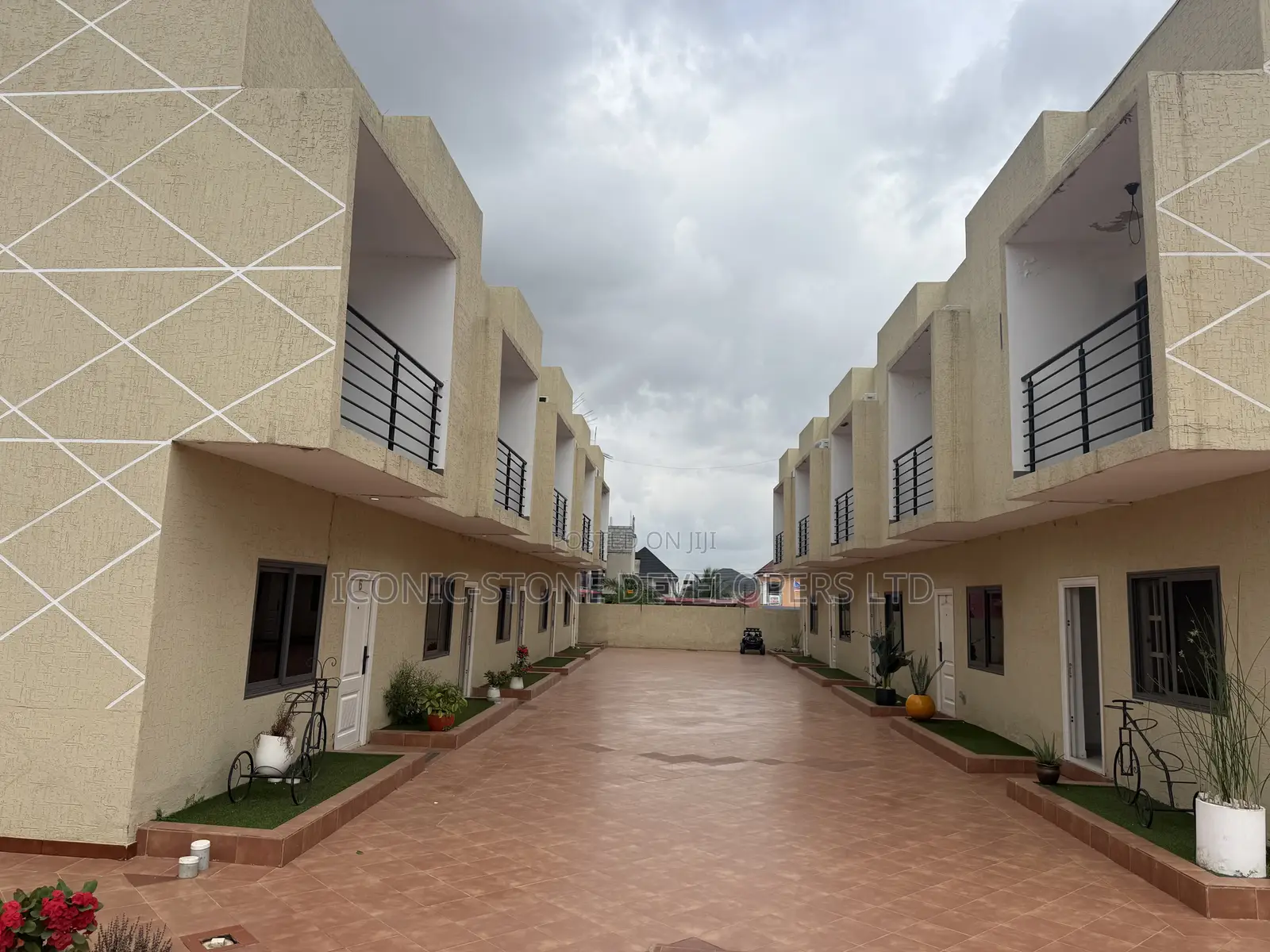 2bdrm Townhouse / Terrace in East Legon Hills for rent