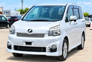 Toyota Voxy 2012 Silver