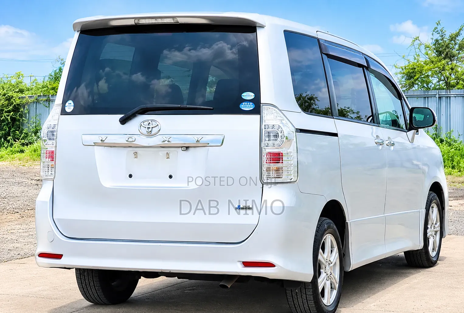 Toyota Voxy 2012 Silver