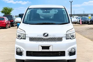 Toyota Voxy 2012 Silver