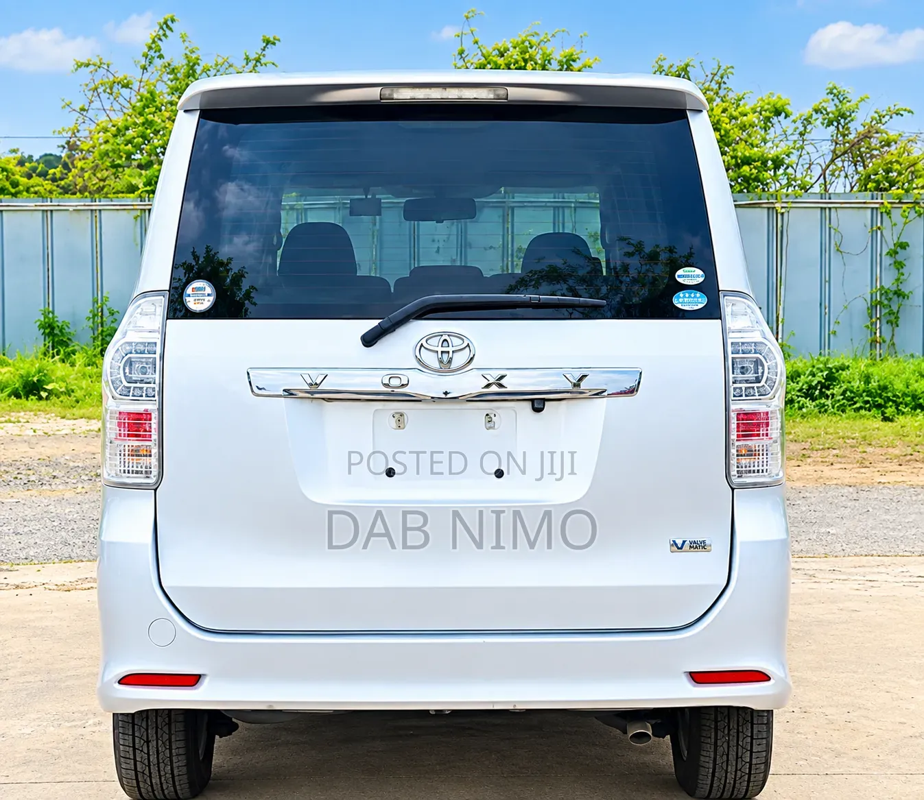 Toyota Voxy 2012 Silver
